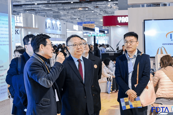 &ldquo;AI+紡織&rdquo;破局轉(zhuǎn)型痛點！數(shù)字時尚創(chuàng)新空間匯聚全鏈路數(shù)智新科技