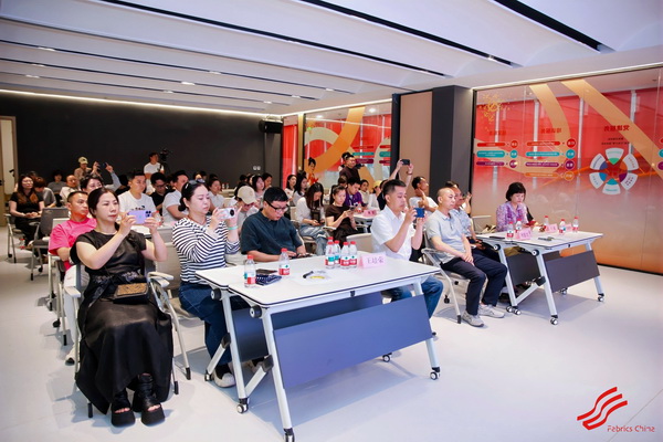 鏈接日常運動與大眾時尚！2027春夏面料趨勢沙龍深度解析專精產(chǎn)品開發(fā)
